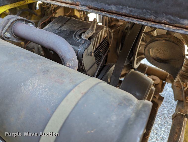 image for item LM9933 EZ GO GXI-800  utility vehicle