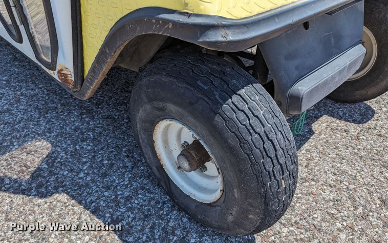 image for item LM9933 EZ GO GXI-800  utility vehicle