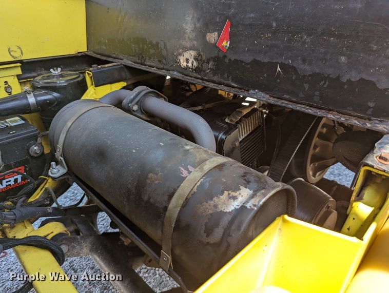 image for item LM9934 EZ GO GXI-800  utility vehicle