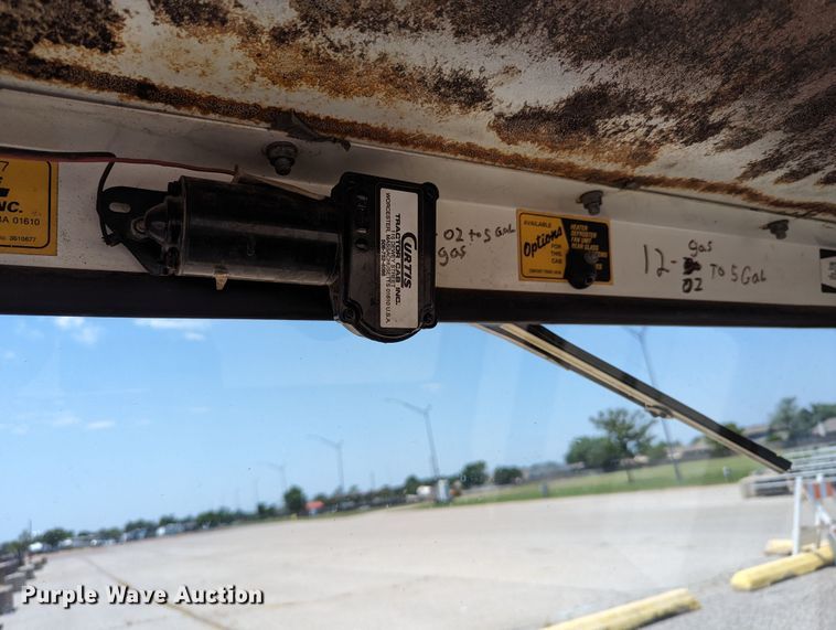 image for item LM9934 EZ GO GXI-800  utility vehicle