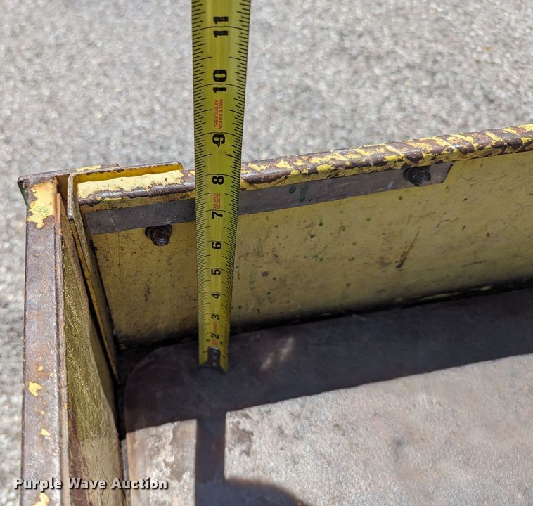 image for item LM9934 EZ GO GXI-800  utility vehicle