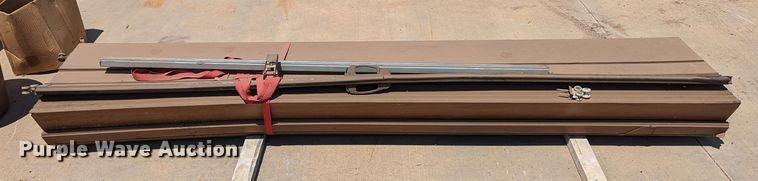 image for item LM9940 Folding partition