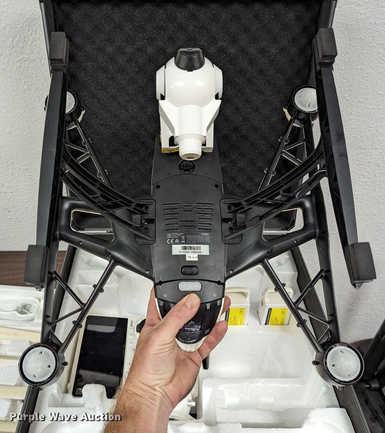 image for item LM9942 Yuneec Typhoon Q500+  drone