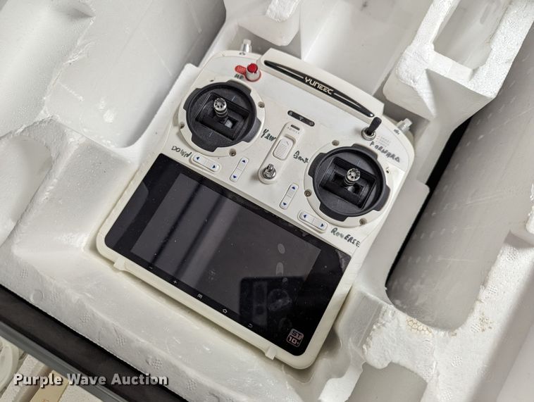 image for item LM9942 Yuneec Typhoon Q500+  drone