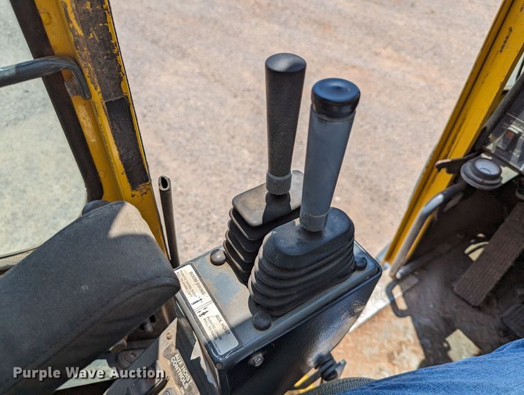 image for item LM9950 2002 Grove RT700E  crane