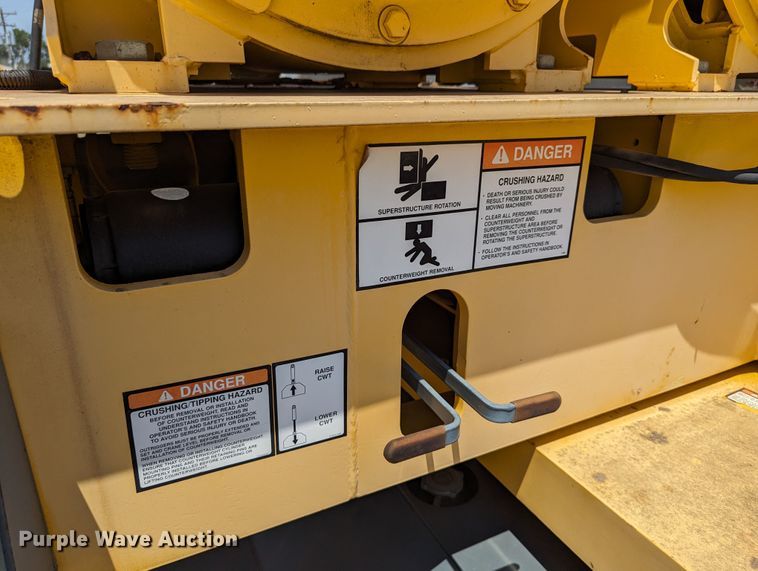 image for item LM9950 2002 Grove RT700E  crane