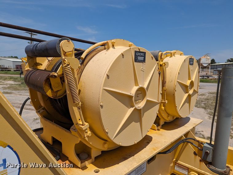 image for item LM9950 2002 Grove RT700E  crane