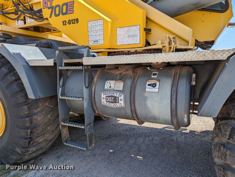 image for item LM9950 2002 Grove RT700E  crane