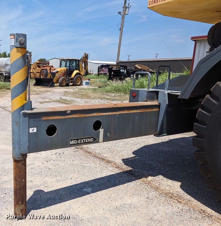 image for item LM9950 2002 Grove RT700E  crane