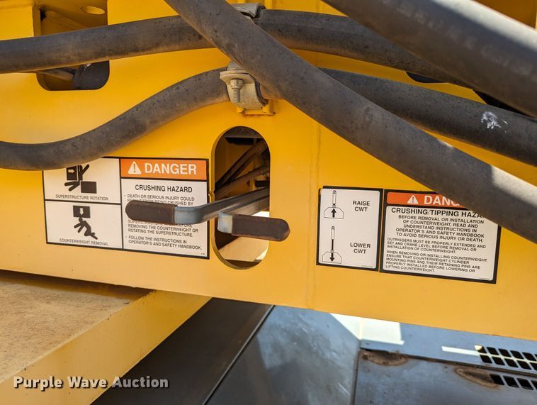 image for item LM9950 2002 Grove RT700E  crane