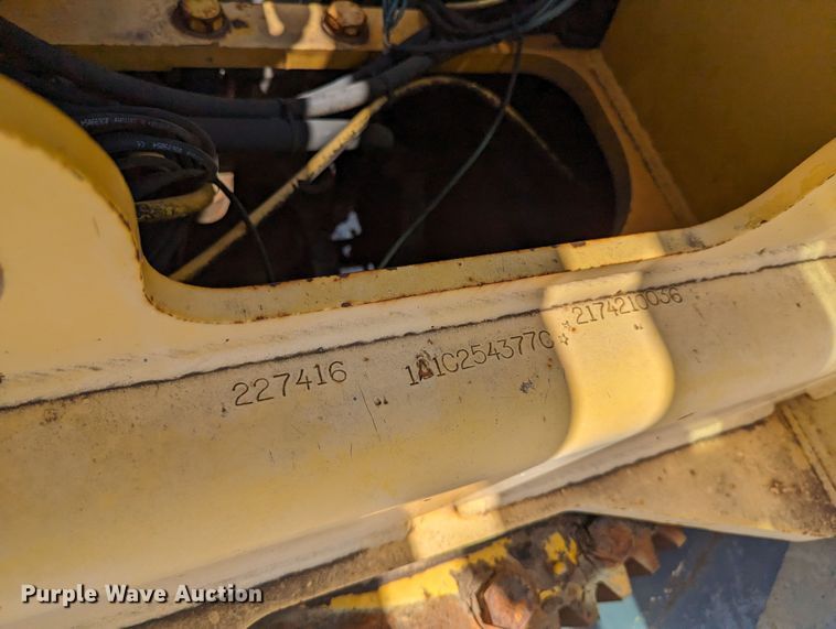 image for item LM9950 2002 Grove RT700E  crane