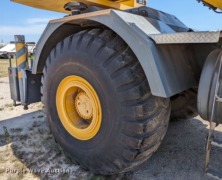 image for item LM9950 2002 Grove RT700E  crane