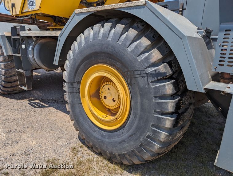 image for item LM9950 2002 Grove RT700E  crane