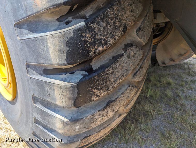 image for item LM9950 2002 Grove RT700E  crane