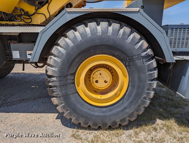 image for item LM9950 2002 Grove RT700E  crane