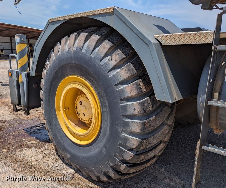 image for item LM9950 2002 Grove RT700E  crane