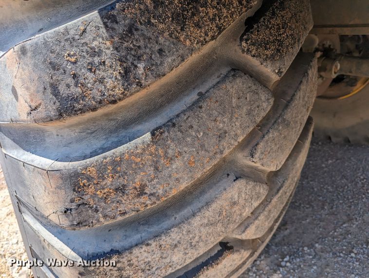 image for item LM9950 2002 Grove RT700E  crane