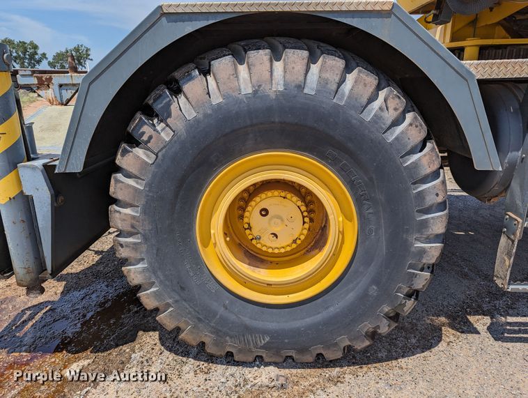 image for item LM9950 2002 Grove RT700E  crane