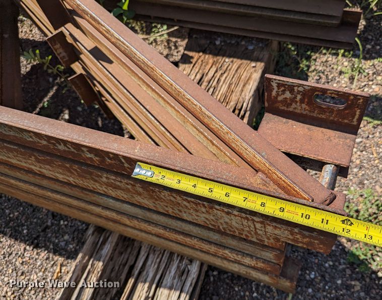 image for item LM9953 Metal tower