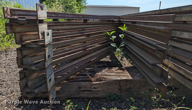 image for item LM9953 Metal tower