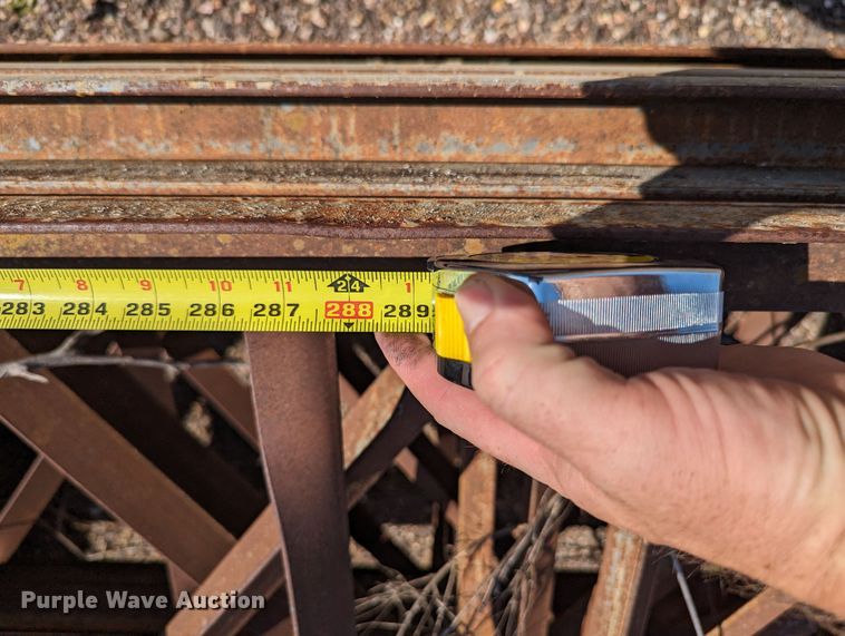 image for item LM9953 Metal tower