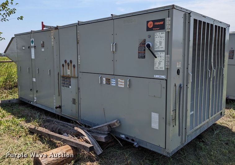 image for item LM9956 Trane Voyager  HVAC unit