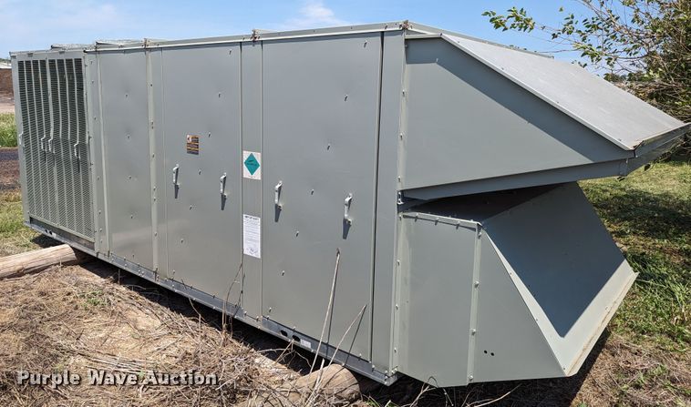 image for item LM9956 Trane Voyager  HVAC unit