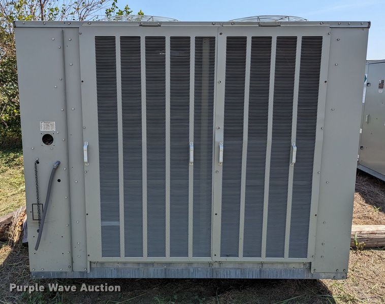 image for item LM9956 Trane Voyager  HVAC unit