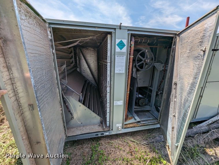 image for item LM9956 Trane Voyager  HVAC unit