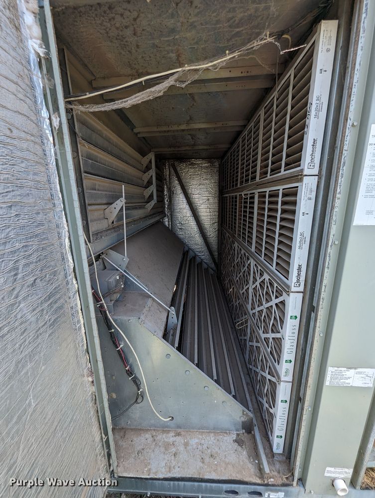 image for item LM9956 Trane Voyager  HVAC unit