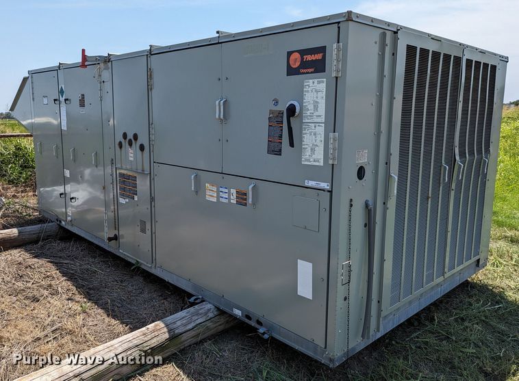 image for item LM9957 Trane Voyager  HVAC unit