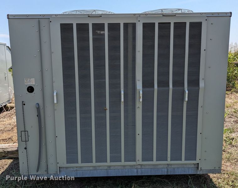 image for item LM9957 Trane Voyager  HVAC unit