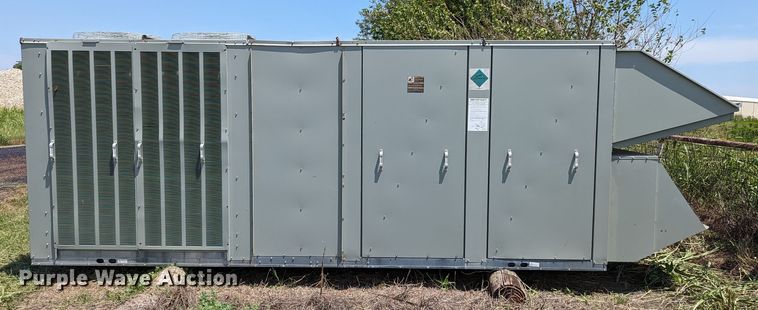 image for item LM9957 Trane Voyager  HVAC unit