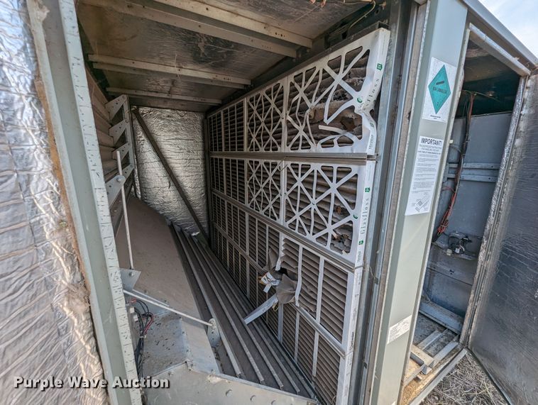 image for item LM9957 Trane Voyager  HVAC unit