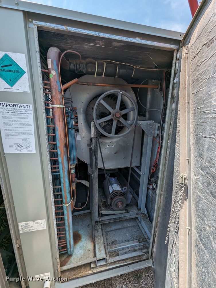 image for item LM9957 Trane Voyager  HVAC unit