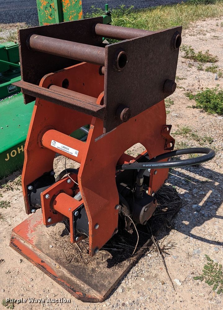 image for item LM9959 Plate compactor