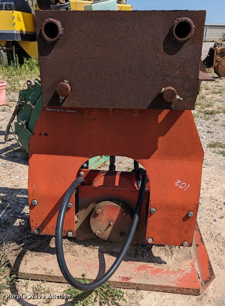 image for item LM9959 Plate compactor