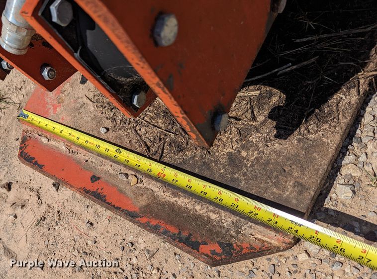 image for item LM9959 Plate compactor