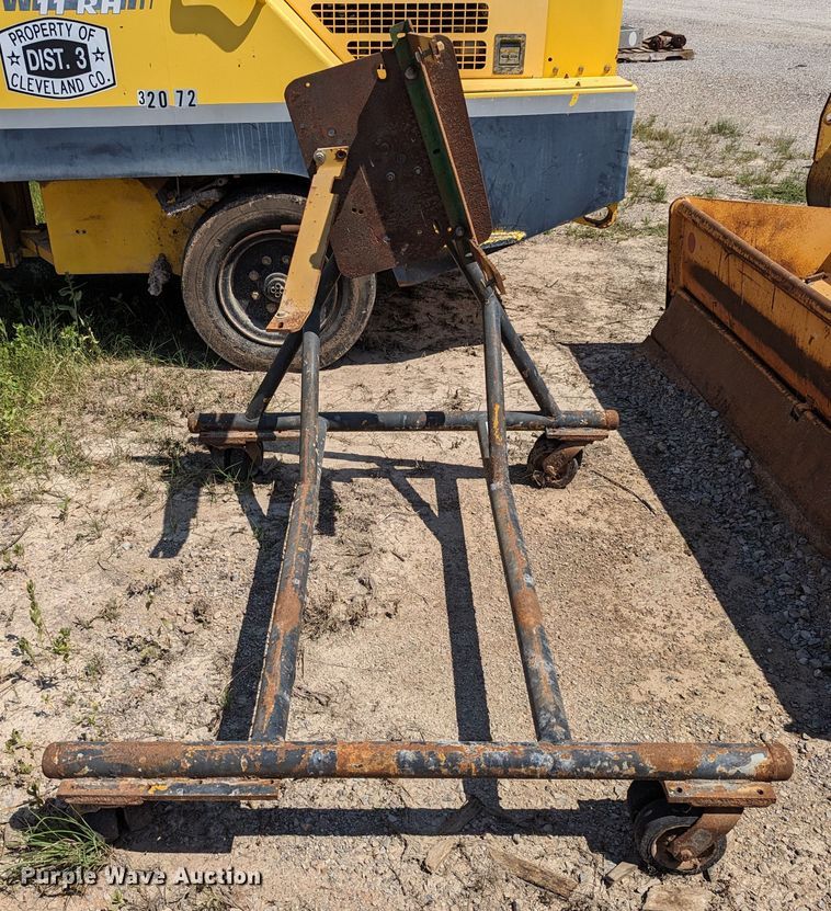 image for item LM9963 Transmission stand