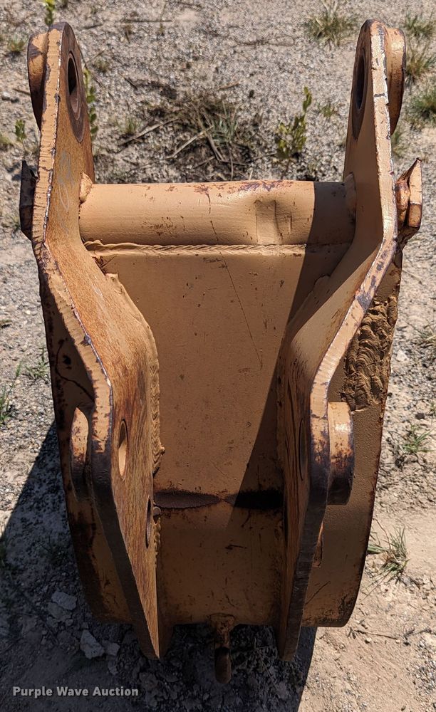 image for item LM9965 18"W backhoe bucket