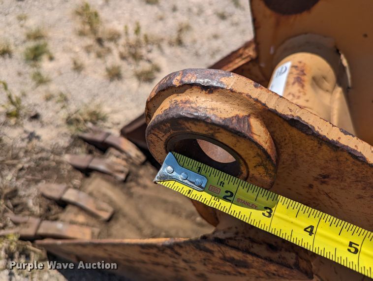 image for item LM9965 18"W backhoe bucket