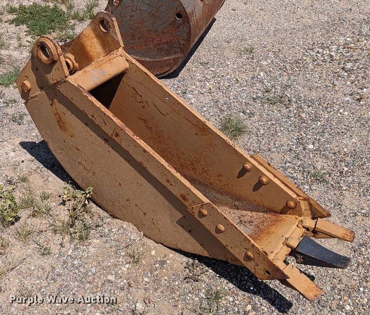 image for item LM9966 12"W backhoe bucket