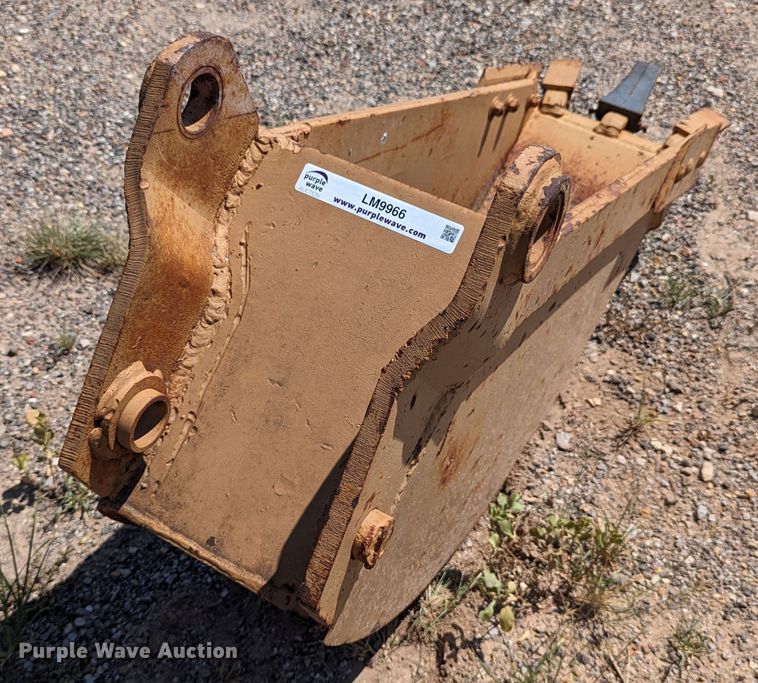 image for item LM9966 12"W backhoe bucket
