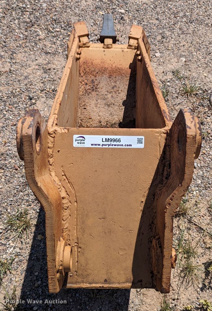 image for item LM9966 12"W backhoe bucket