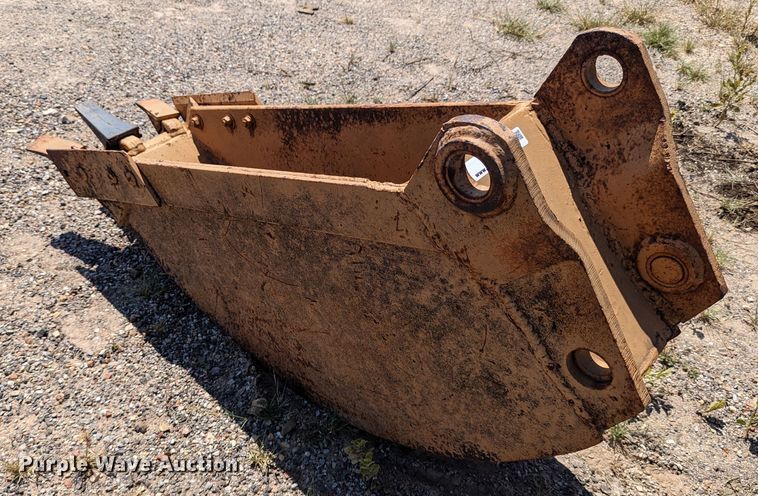 image for item LM9966 12"W backhoe bucket