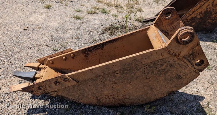 image for item LM9966 12"W backhoe bucket