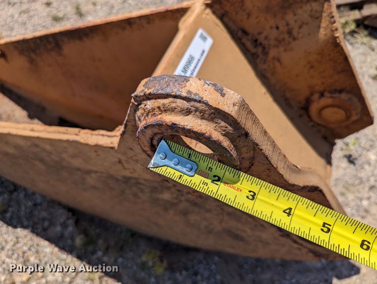 image for item LM9966 12"W backhoe bucket