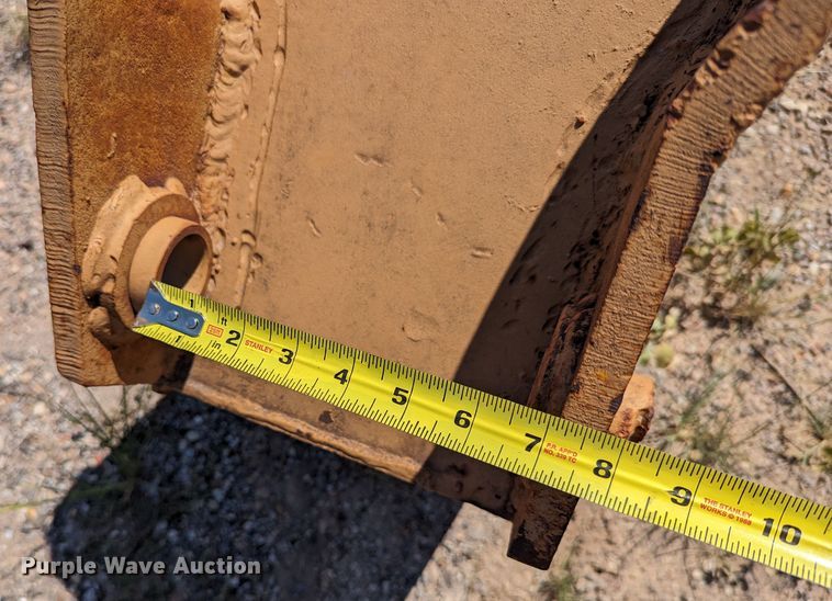 image for item LM9966 12"W backhoe bucket