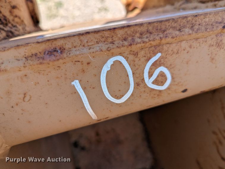 image for item LM9966 12"W backhoe bucket