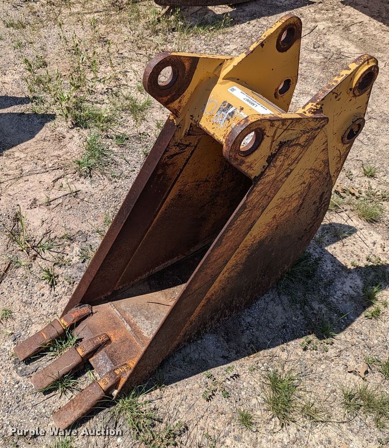 image for item LM9967 Cannon  12"W backhoe bucket